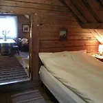 Arnestova - Villagehouse In * Loen