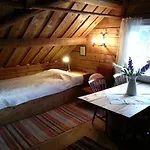 Arnestova - Villagehouse In Holiday home