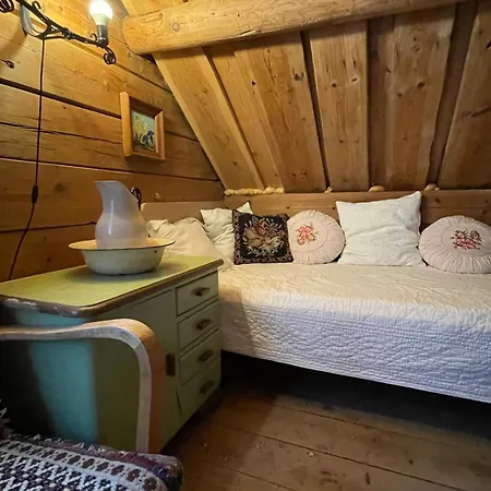 Arnestova - Villagehouse In