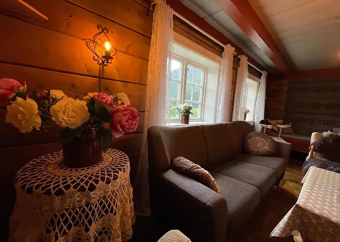 Semesterbostad Arnestova - Villagehouse In *