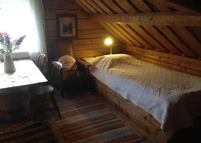 Arnestova - Villagehouse In Semesterbostad