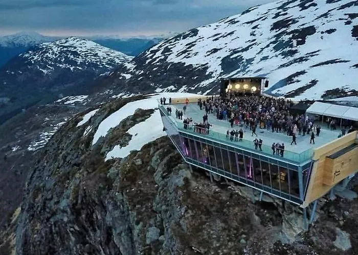 Arnestova - Villagehouse In Loen